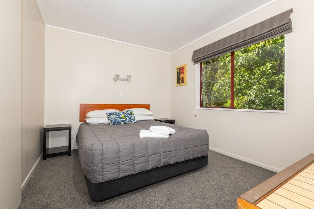 Lake View Motel Room