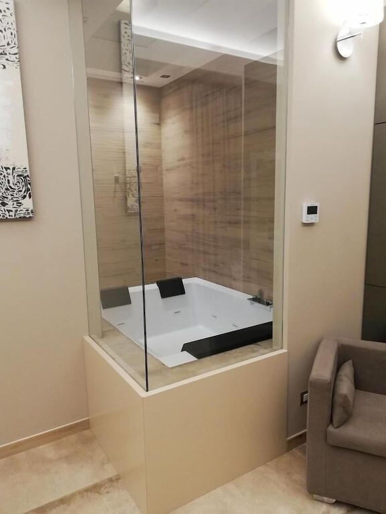 PARCO DELLE QUERCE Superior Double or Twin Room 5