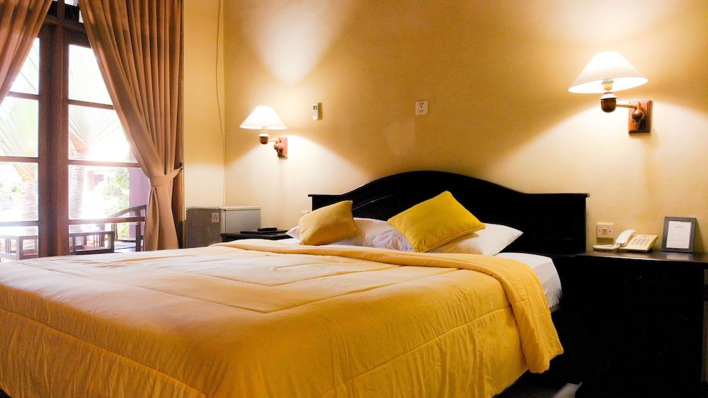 Deluxe Double Room, Pool View