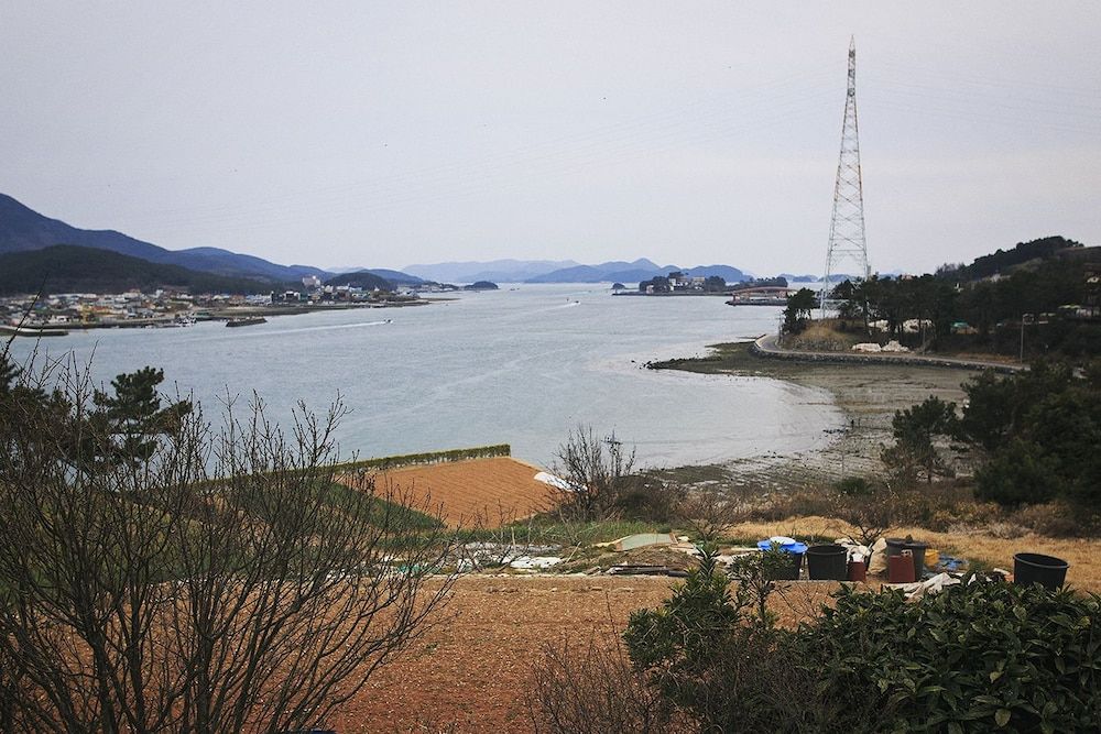 Tongyeong MongDol House Studio (Ghee Lyn Cho) 10