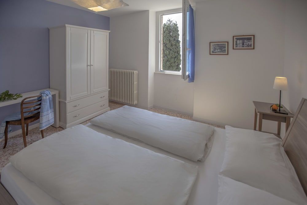 Family Room, 2 Bedrooms
