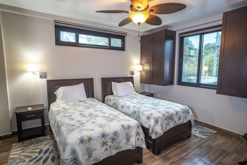 Brisas Del Mar Roatan Deluxe Room 3