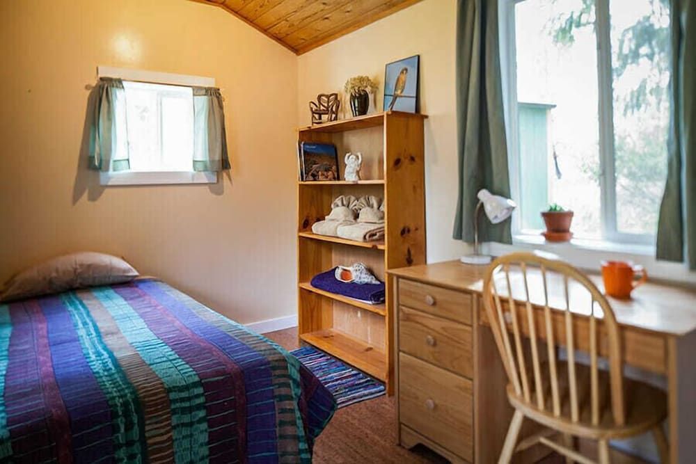 Cabinette Twin Bed