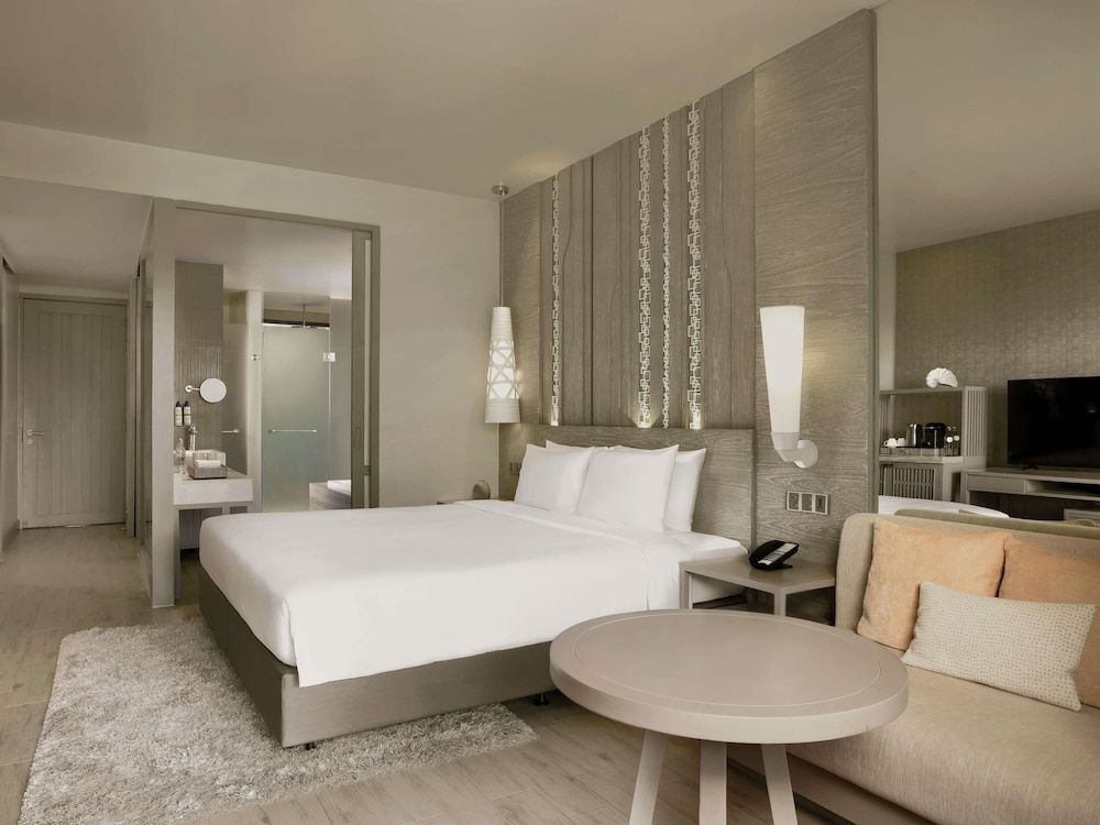 Pullman Phuket Arcadia Naithon Beach Deluxe Room, 1 King Bed 4