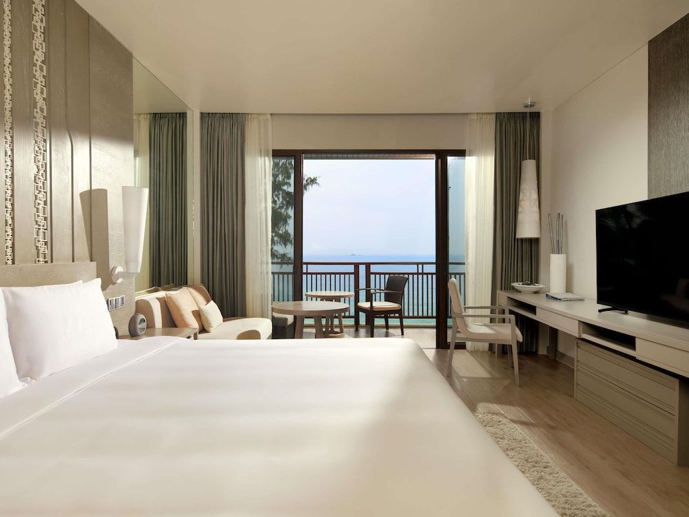 Pullman Phuket Arcadia Naithon Beach Deluxe Room, 1 King Bed 2