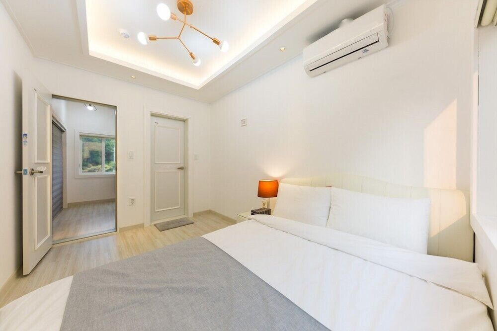 Rosedeil Room (Natural) 5