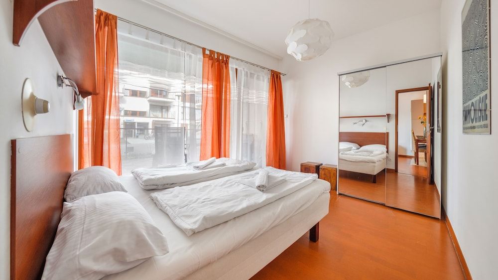 Apartment (204)