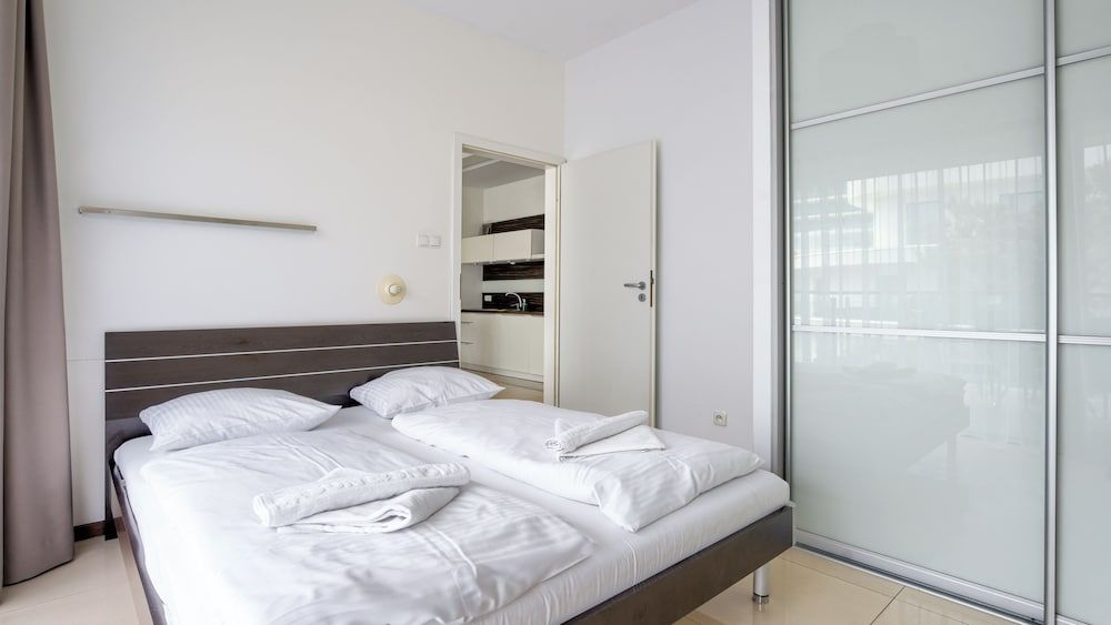 Apartment, Non Smoking (736)