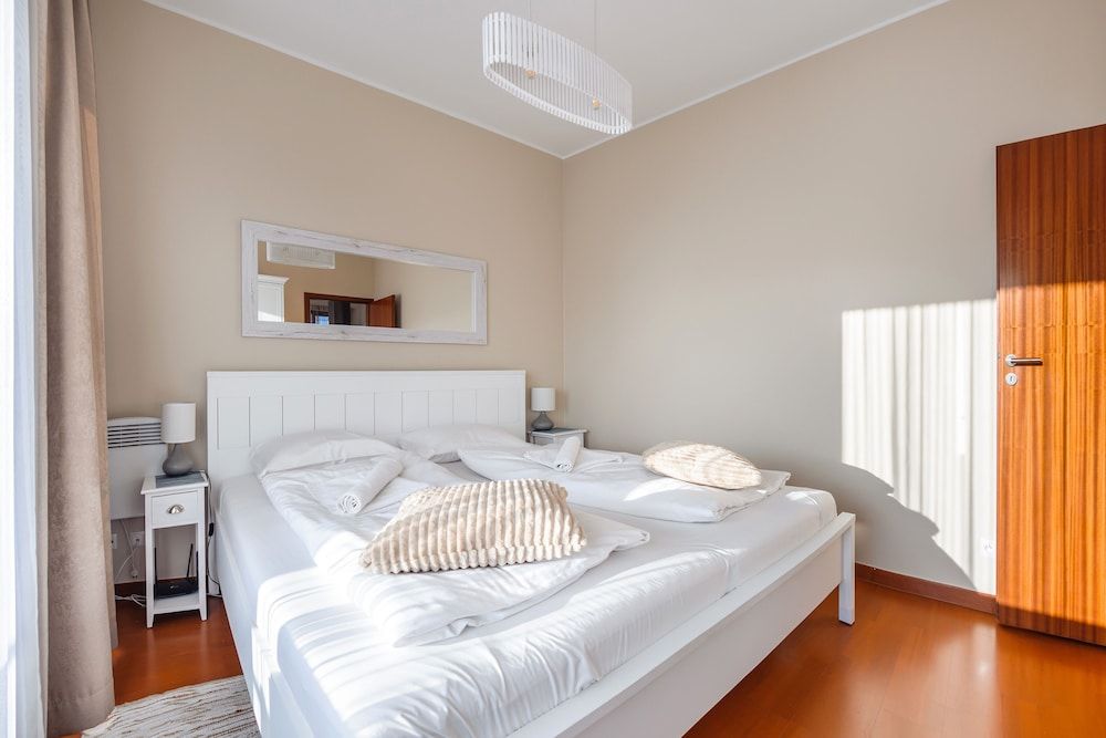 Apartment (113)