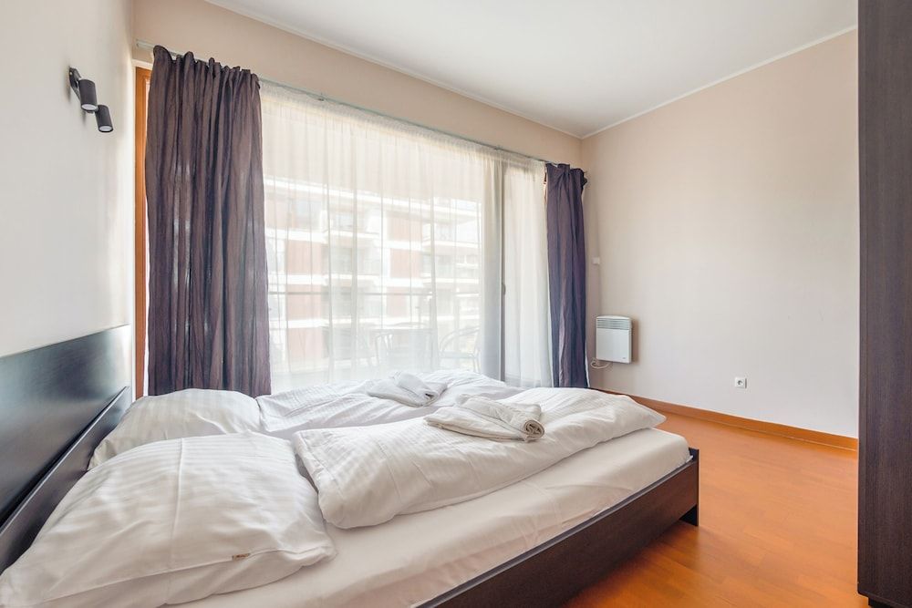 Apartment (614)