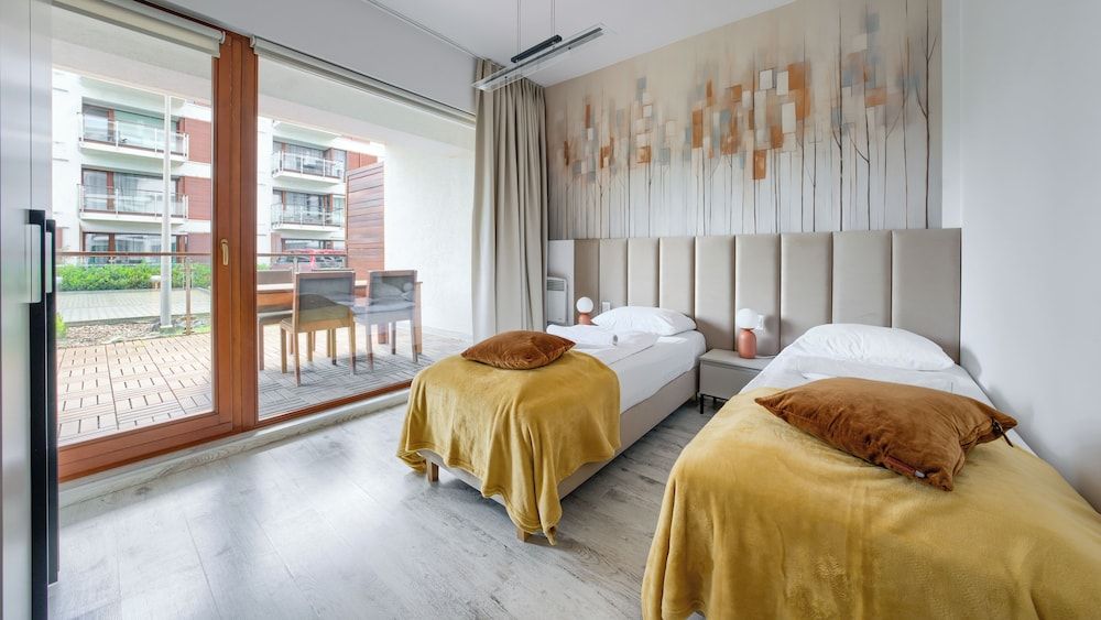 Apartment (107)