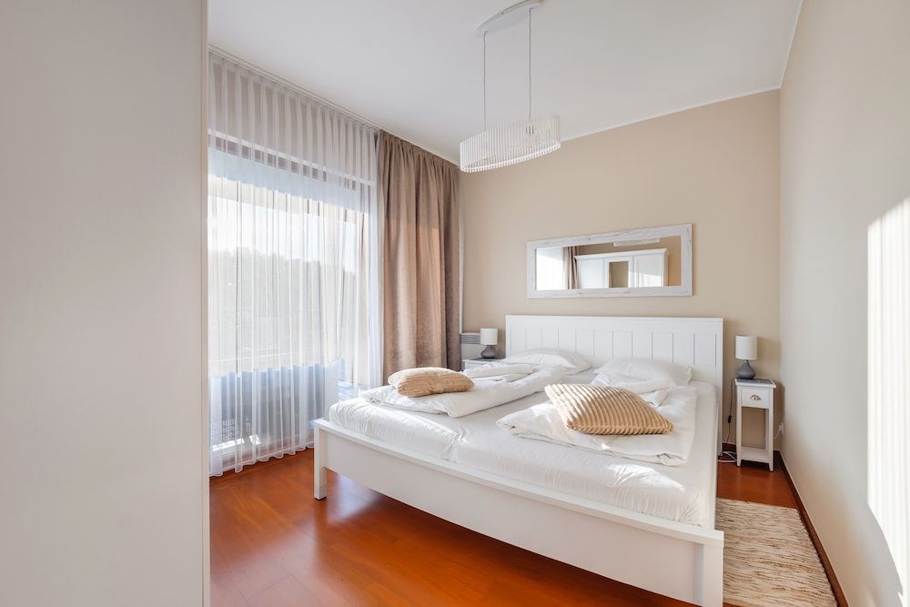 Apartment (113)