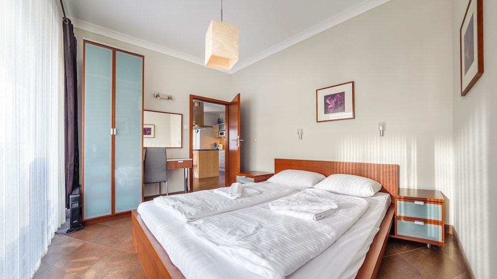 Apartment (222)