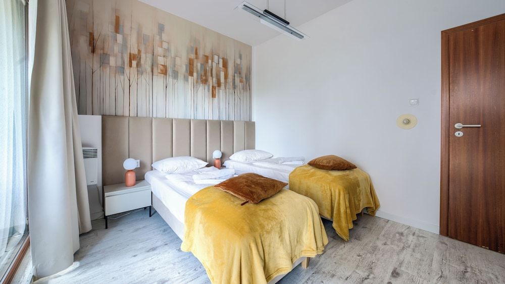 Apartment (107)