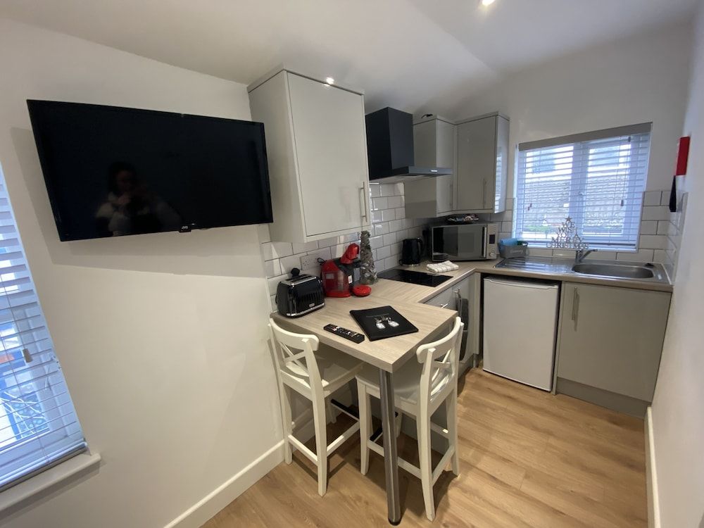 Blackpool Abode - 20 Bairstow Street Studio, Ensuite (Bairstow Rooms 3/5) 14