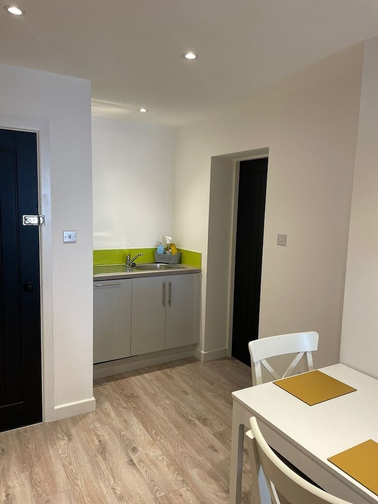 Blackpool Abode - 20 Bairstow Street Apartment, Private Bathroom (Bairstow Room 4/6) 23
