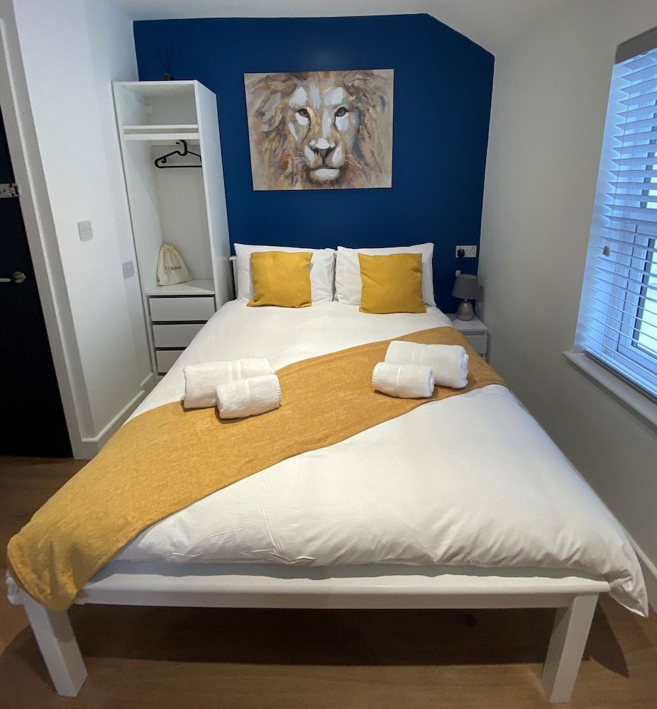 Blackpool Abode - 20 Bairstow Street Studio, Ensuite (Bairstow Rooms 3/5) 6