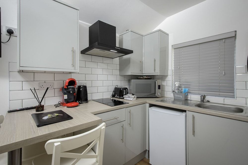 Blackpool Abode - 20 Bairstow Street Studio, Ensuite (Bairstow Rooms 3/5) 15