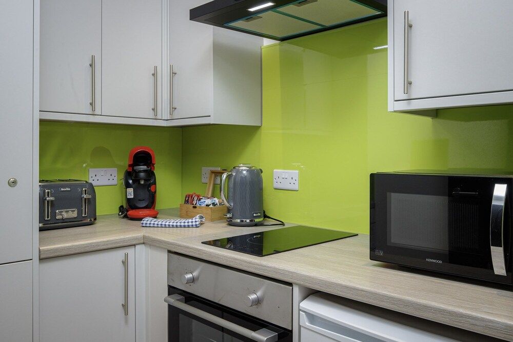 Blackpool Abode - 20 Bairstow Street Apartment, Private Bathroom (Bairstow Room 1/2) 14