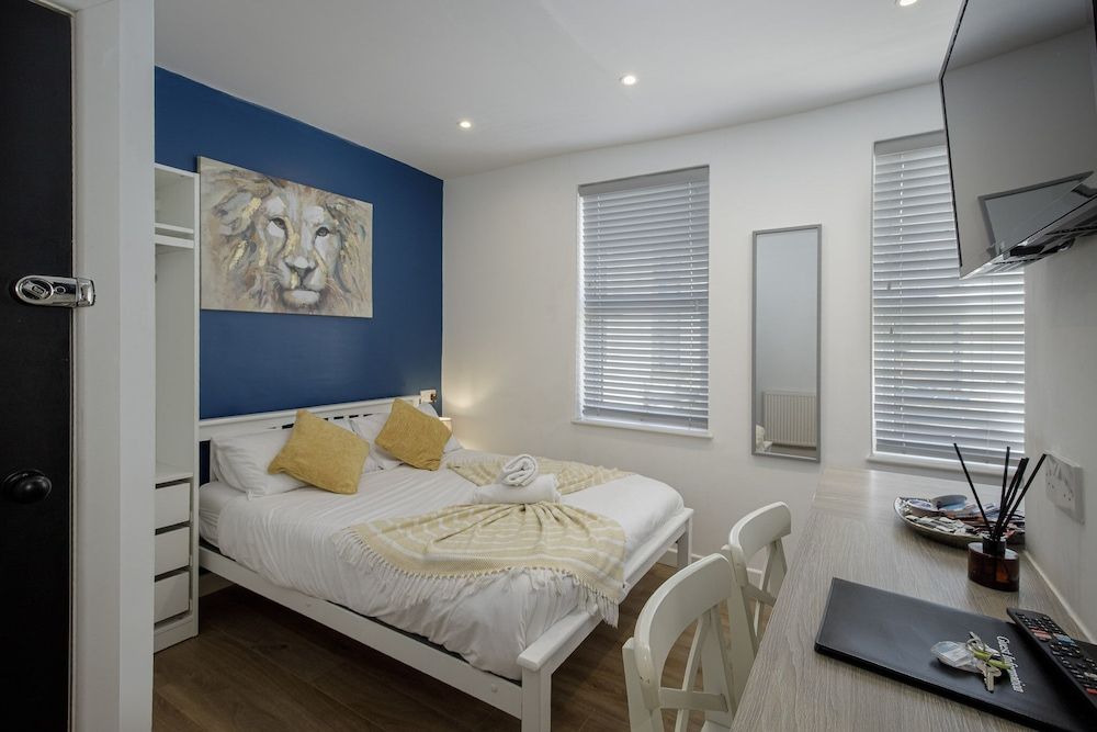 Blackpool Abode - 20 Bairstow Street Studio, Ensuite (Bairstow Rooms 3/5) 9