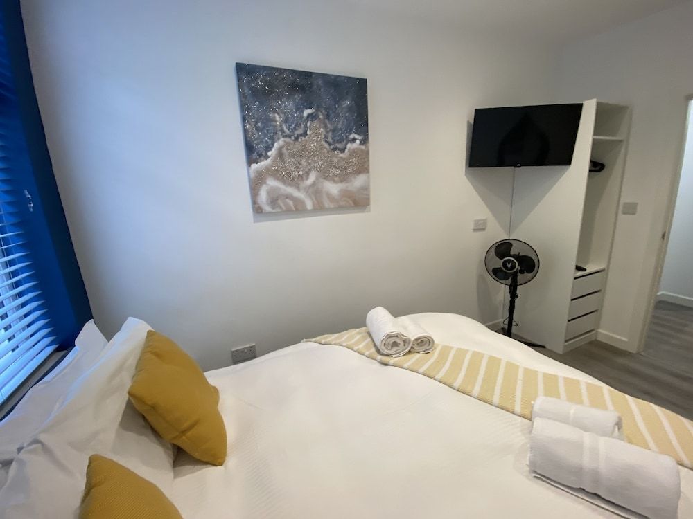 Blackpool Abode - 20 Bairstow Street Apartment, Private Bathroom (Bairstow Room 1/2) 3