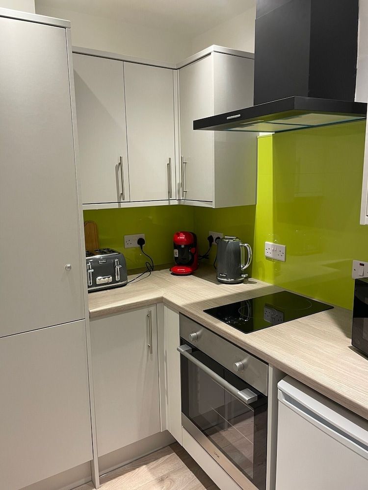 Blackpool Abode - 20 Bairstow Street Apartment, Private Bathroom (Bairstow Room 4/6) 24