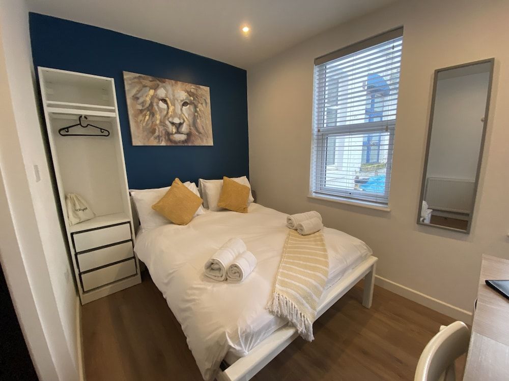 Blackpool Abode - 20 Bairstow Street Studio, Ensuite (Bairstow Rooms 3/5) 2