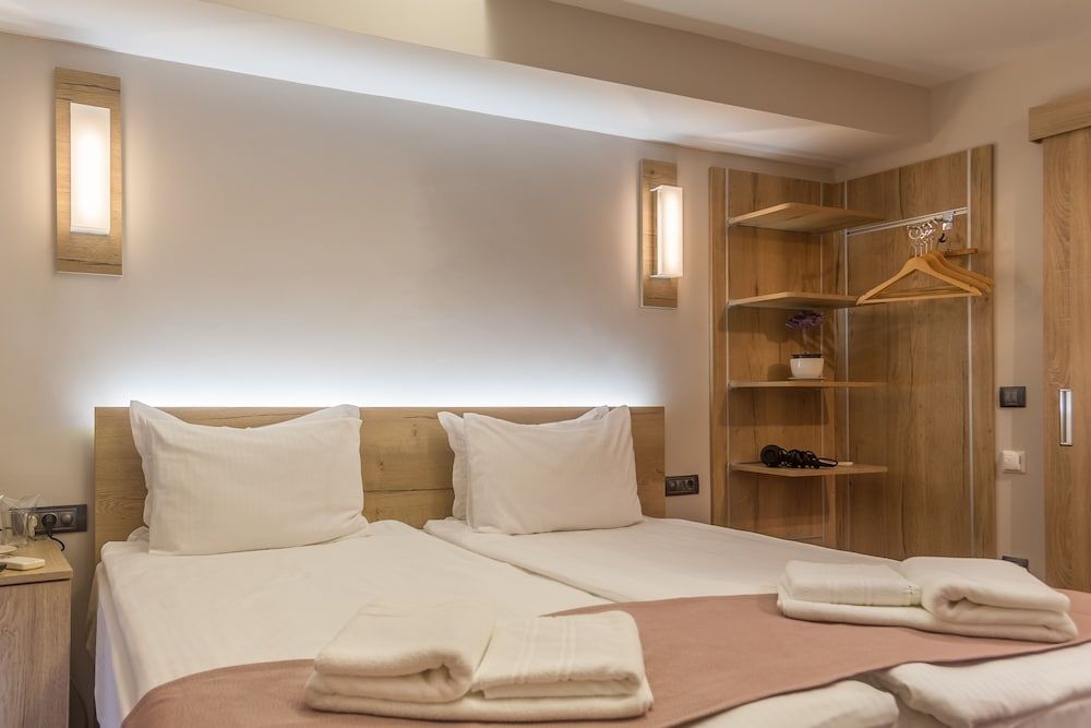 Hugo Hotel Family Room 2