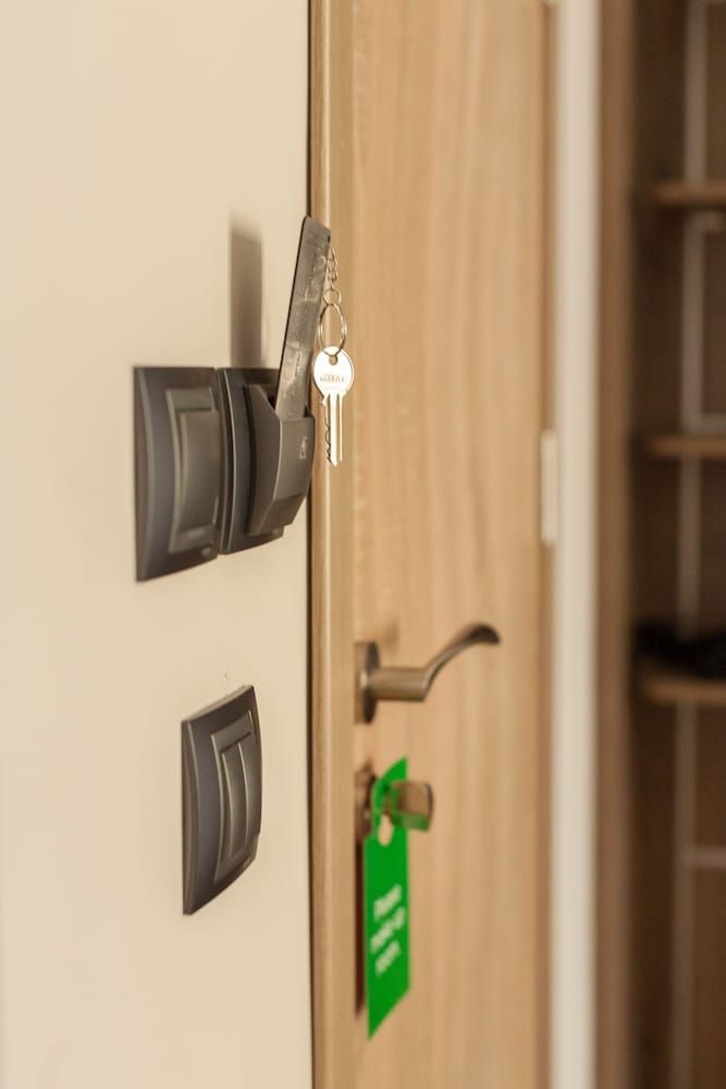 Hugo Hotel Deluxe Double Room 4