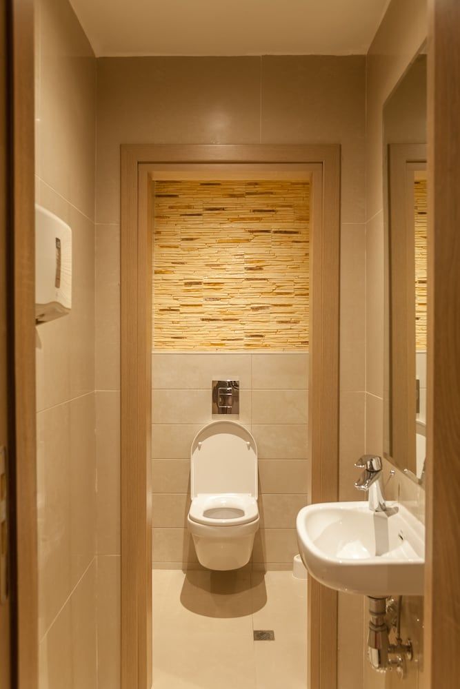 Hugo Hotel Deluxe Double Room 5