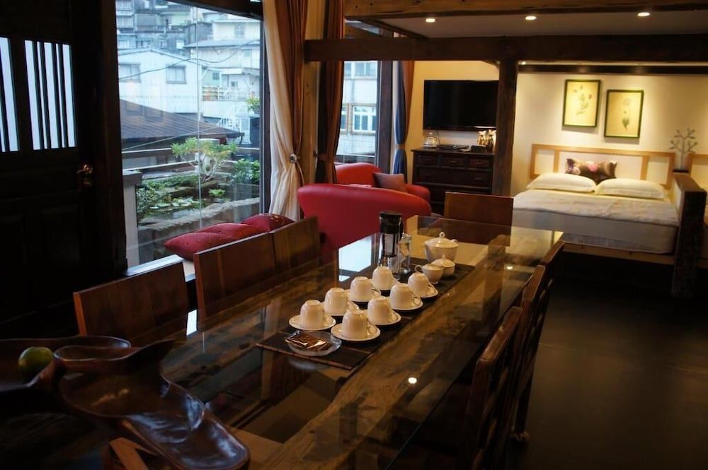 undefined Windsor's Vanilla Garden B&B 2