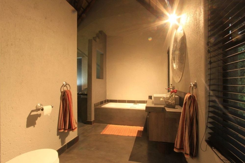 Call of the Wild Lodge Deluxe Room, Garden View 7