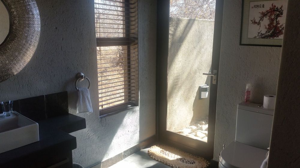 Call of the Wild Lodge Deluxe Room, Garden View 13