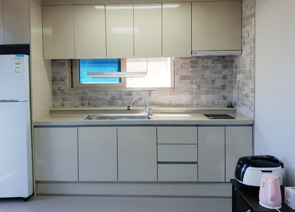 Pyramid Red Clay Pension Room (A) 2