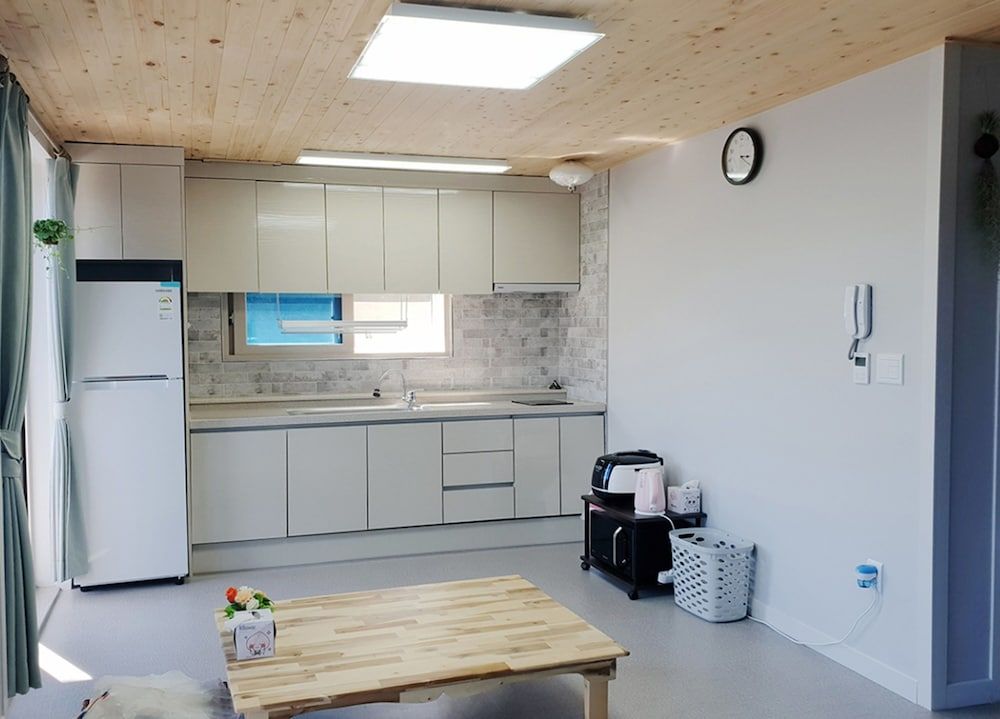 Pyramid Red Clay Pension Room (A) 5