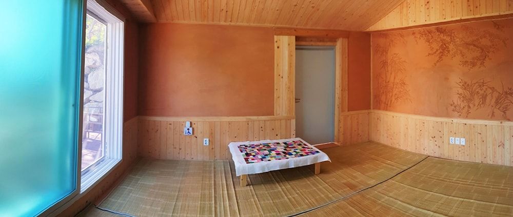 Pyramid Red Clay Pension Room (C) 2