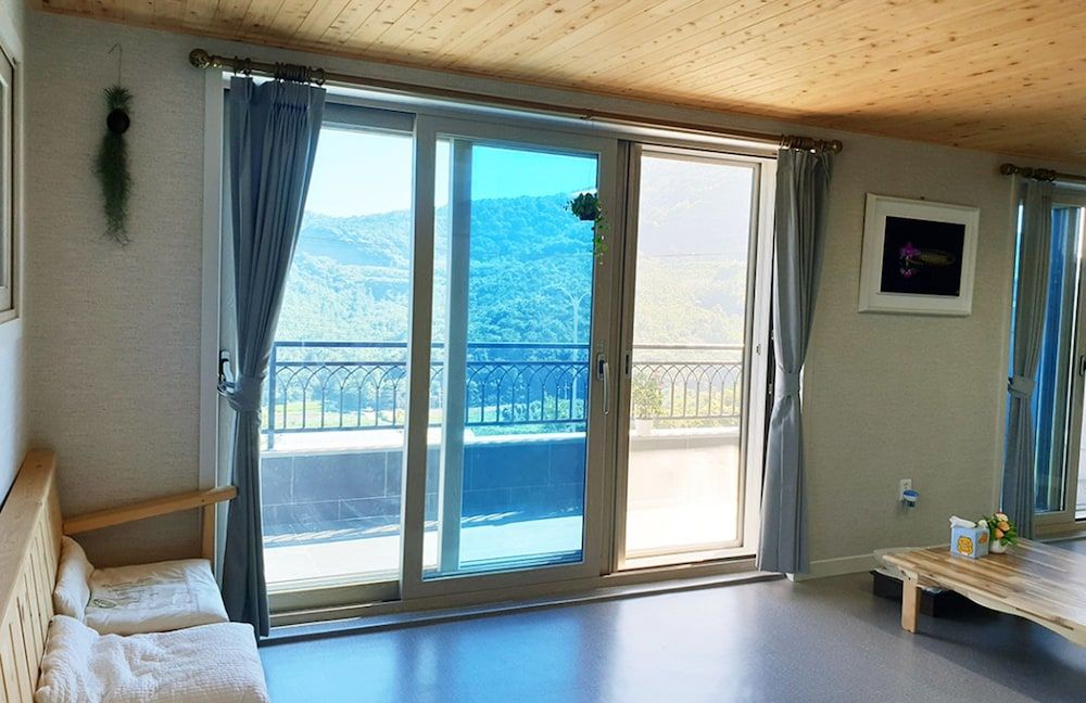 Pyramid Red Clay Pension Room (B) 3