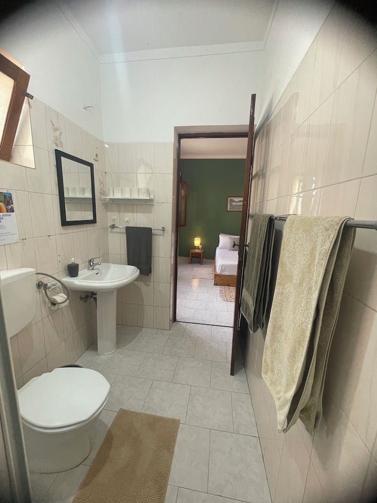 Syds Guesthouse I Double Room 6