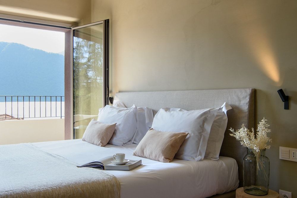 Apartment, Lake View