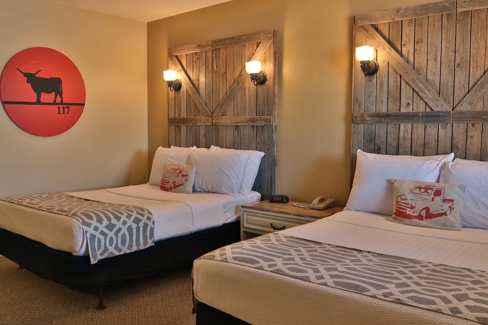 Lone Star Lodge and Marina