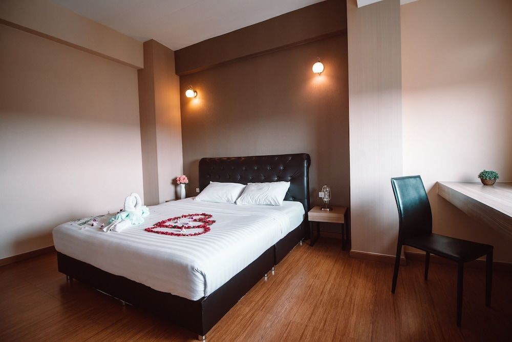 Triple Trees Village Deluxe Room 2