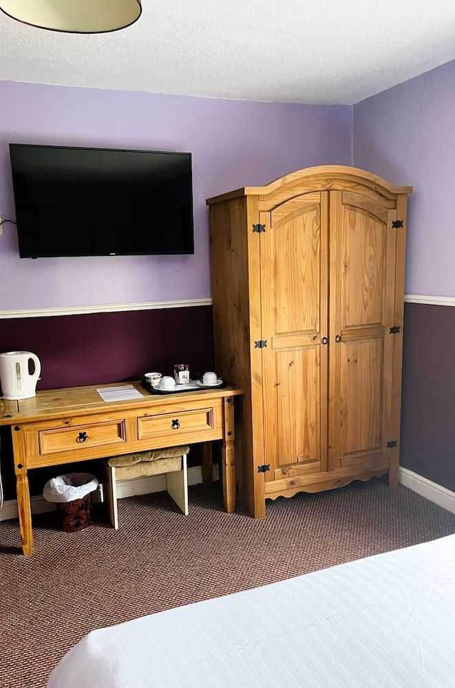 Tontine Hotel & Bar Comfort Double Room, Ensuite 4