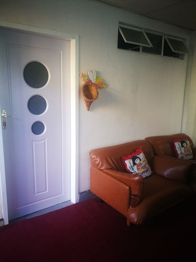 Naisar Royal White Apartment Apartment, 2 Bedrooms 2