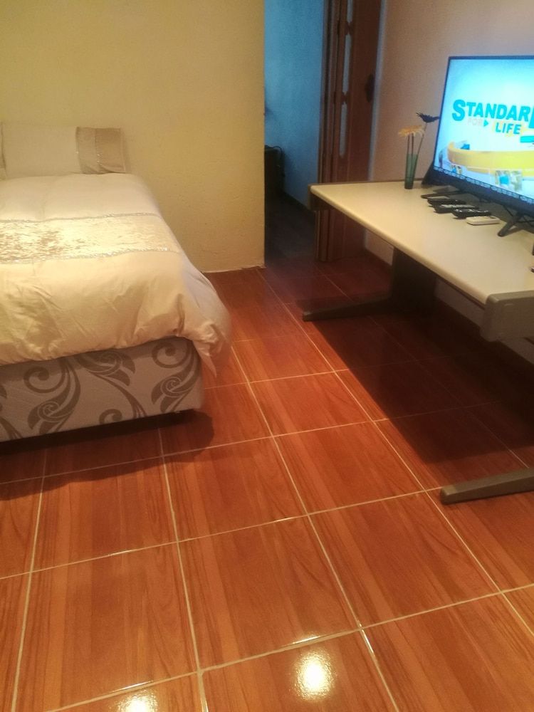 Naisar Royal White Apartment Apartment, 2 Bedrooms 3