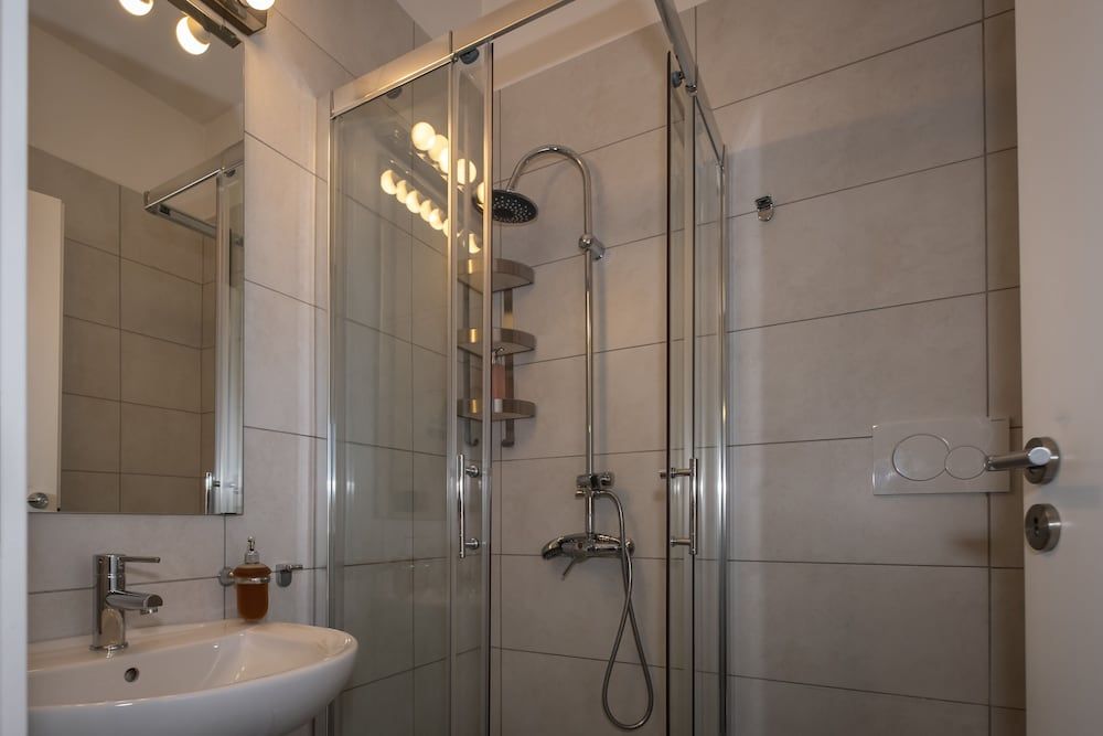 CconfortHotels R&B Cavour Triple Room, Balcony (4) 6