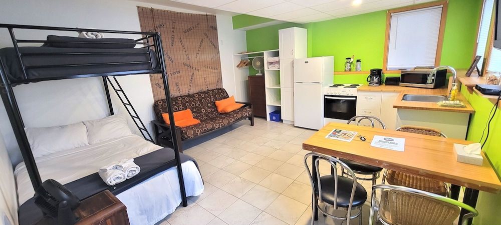 Family Room, Kitchenette