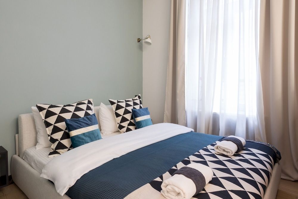 undefined Design and modern studio near national theater 6