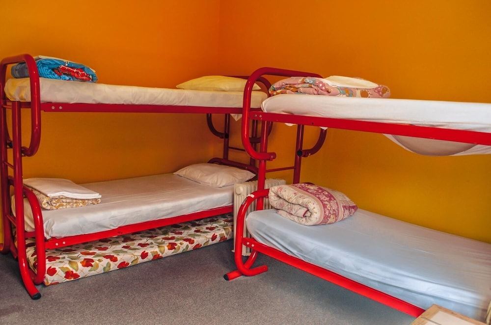 undefined Lakeside Backpackers 7