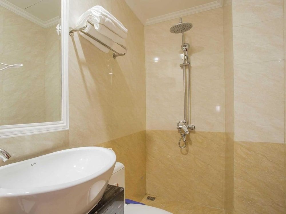 Hanoi A83 Hotel Deluxe Twin Room 3