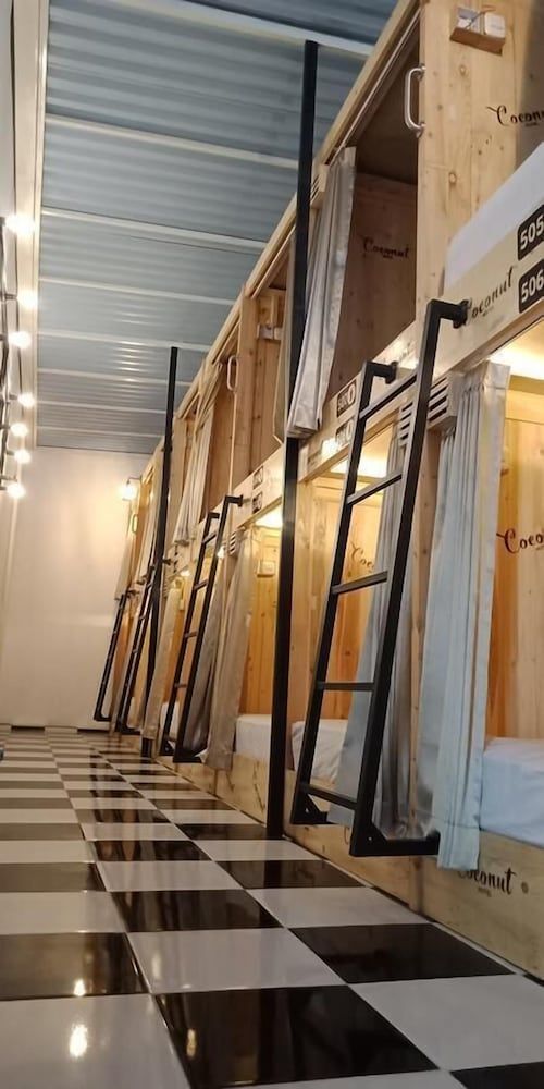 Coconut Hotel - Hostel Capsule Room - Mixed Dorm 2